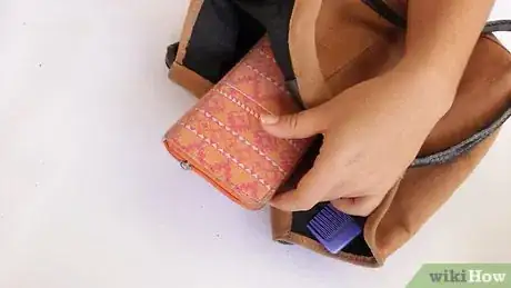 Image intitulée Clean a Leather Purse Step 20