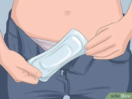 Image intitulée Stay Clean and Smelling Fresh on Your Period Step 2