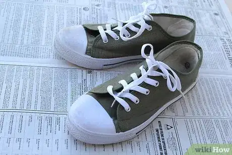 Image intitulée Bleach Colored Canvas Shoes Step 3