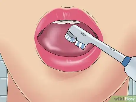 Image intitulée Use an Electric Toothbrush with Braces Step 15