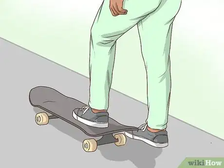 Image intitulée Stand on a Skateboard Step 5