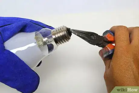 Image intitulée Paint Light Bulbs Step 15
