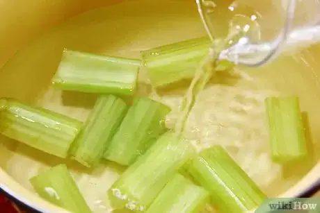 Image intitulée Cook Celery Step 2