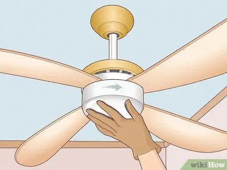 Image intitulée Replace a Light Bulb in a Ceiling Fan Step 5