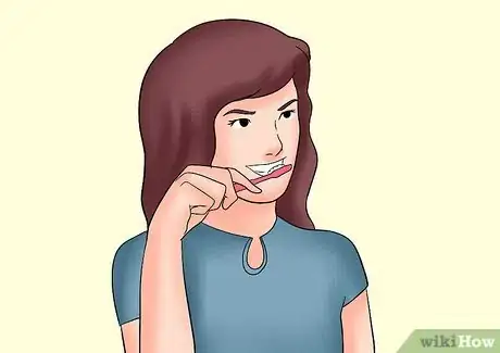 Image intitulée Brush Your Teeth with a Tongue Piercing Step 5