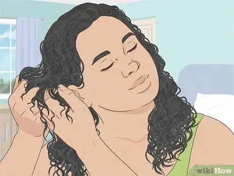 Image intitulée Define Curly Hair Step 9