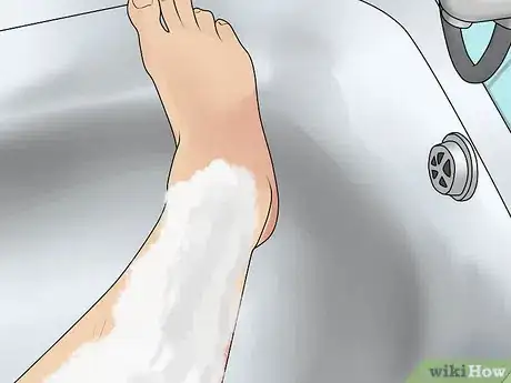 Image intitulée Shave Your Legs (Male) Step 6