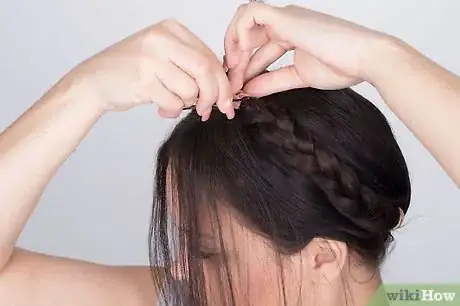 Image intitulée Milkmaid Braid Your Hair Step 9