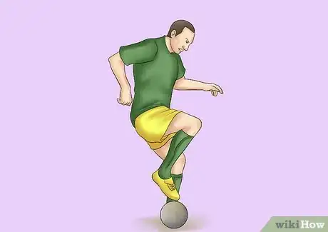 Image intitulée Trick People in Soccer Step 3