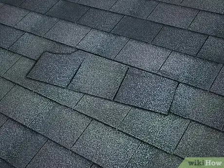 Image intitulée Replace Damaged Roof Shingles Step 2