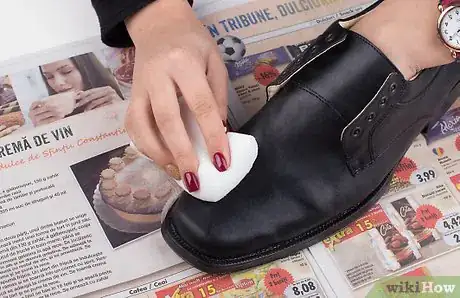 Image intitulée Clean Dr. Martens Shoes Step 10