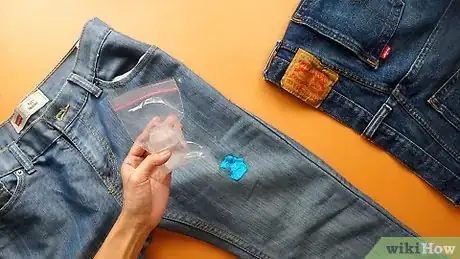 Image intitulée Remove Chewing Gum from Jeans Step 1