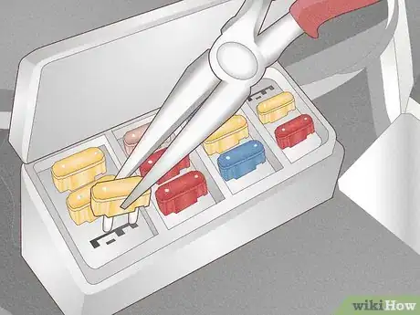 Image intitulée Change a Fuel Filter Step 2