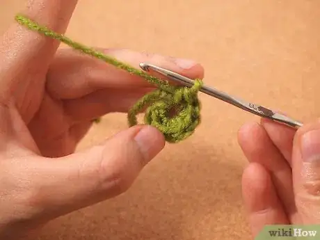 Image intitulée Crochet a Magic Ring Step 13