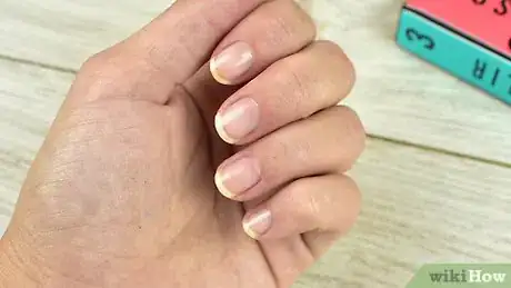 Image intitulée Help Your Nails Recover After Acrylics Step 7