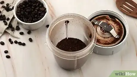 Image intitulée Grind Coffee Beans Without a Grinder Step 1