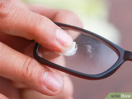 Image intitulée Remove Scratches From Plastic Lens Glasses Step 5