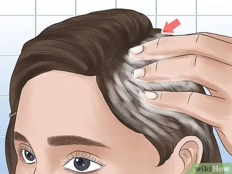 Image intitulée Use Toning Shampoo Step 9