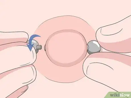 Image intitulée Remove a Nipple Piercing Step 7