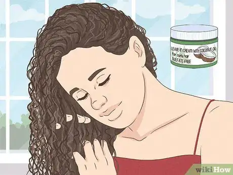 Image intitulée Define Curly Hair Step 7