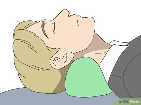 Image intitulée Relieve Neck Pain Step 1