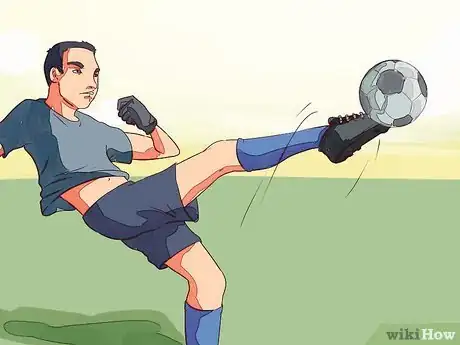 Image intitulée Punt a Soccer Ball Step 7
