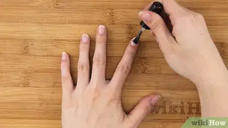 Image intitulée Apply Fake Nails Without Glue Step 17