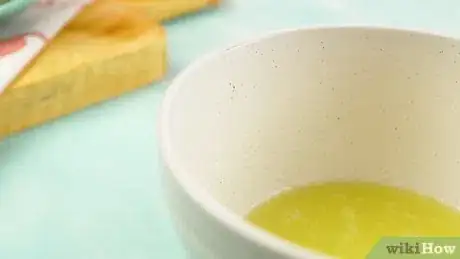 Image intitulée Create an Egg and Olive Oil Hair Mask Step 9
