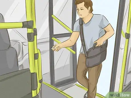 Image intitulée Avoid Conversation on Public Transportation Step 1