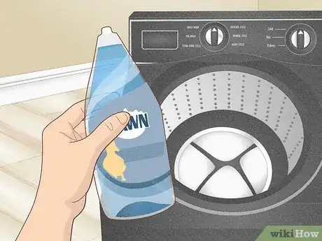 Image intitulée Wash Your Clothes With Dish Liquid Step 1