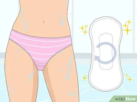 Image intitulée Swim on Your Period with a Pad Step 2