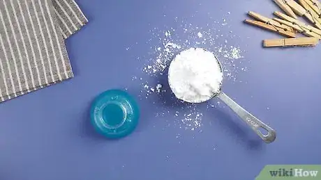 Image intitulée Remove Oil Stains With Baking Soda Step 8