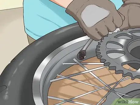 Image intitulée Change a Motorcycle Tire Step 15