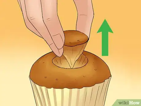 Image intitulée Add Filling to a Cupcake Step 10