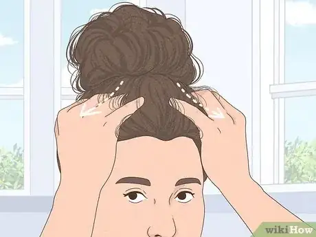 Image intitulée Make a Messy Bun Step 13