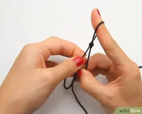 Image intitulée Crochet a Bracelet With Your Fingers Step 5