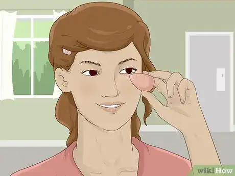 Image intitulée Use a Beauty Blender Step 6