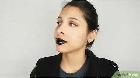 Image intitulée Wear Black Lipstick Step 15