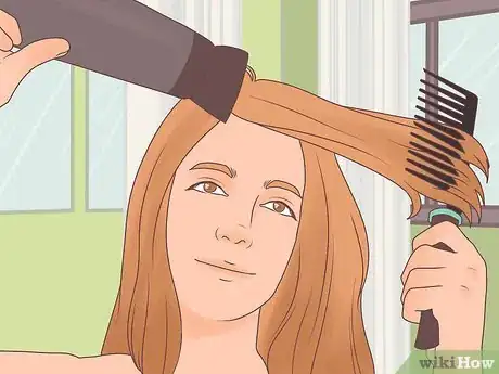 Image intitulée Cut Long Bangs with a Middle Part Step 1