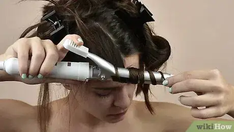 Image intitulée Curl Hair with a Curling Iron Step 14