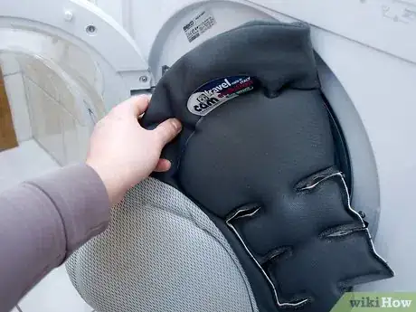 Image intitulée Wash an Infant Car Seat Step 7