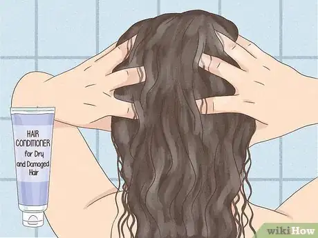 Image intitulée Define Curly Hair Step 3