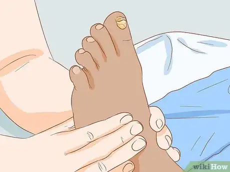 Image intitulée Help a Toenail Grow Back Quickly Step 14