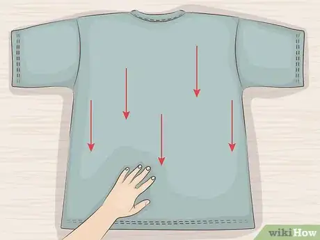 Image intitulée Fold a Shirt Step 2