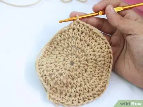 Image intitulée Crochet a Baby Hat Step 28