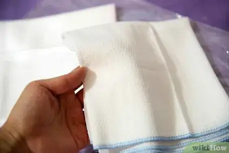 Image intitulée Fold a Cloth Diaper Step 2