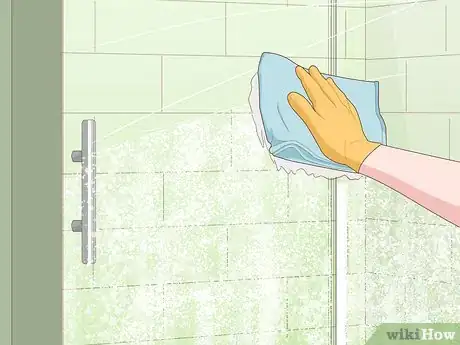 Image intitulée Clean a Shower Step 26