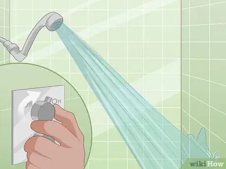 Image intitulée Clean a Shower Step 13