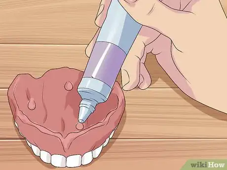 Image intitulée Apply Denture Adhesive Step 3