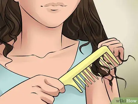 Image intitulée Weigh Curly Hair Down Step 10